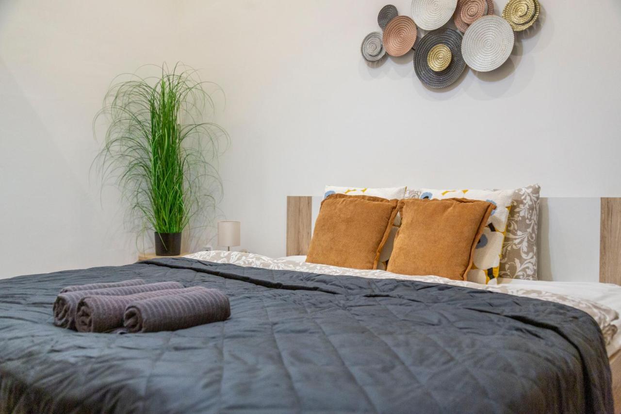 Cozy & Pleasant Homes In The Heart Of Budapest Exterior foto