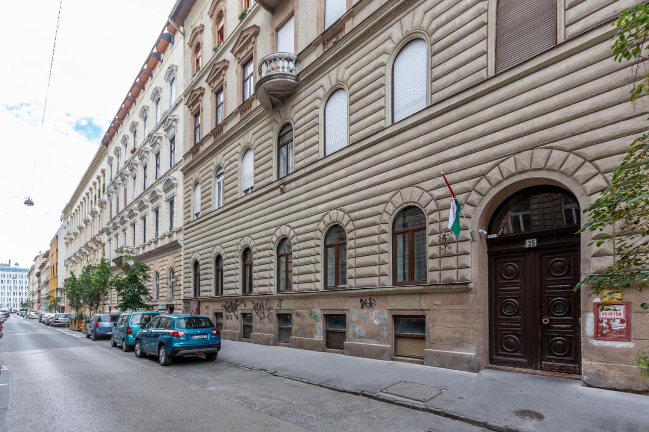 Cozy & Pleasant Homes In The Heart Of Budapest Exterior foto