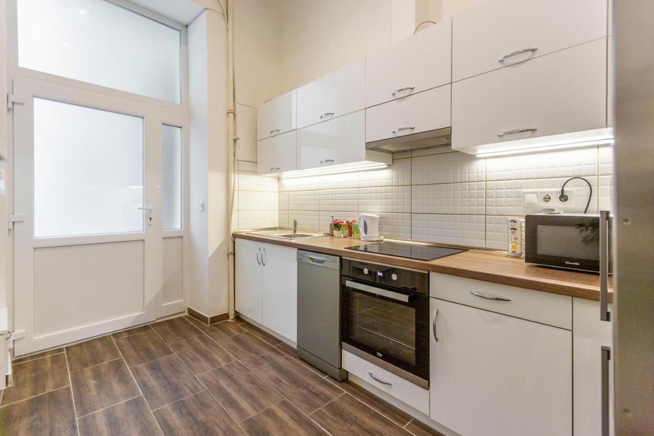 Cozy & Pleasant Homes In The Heart Of Budapest Exterior foto